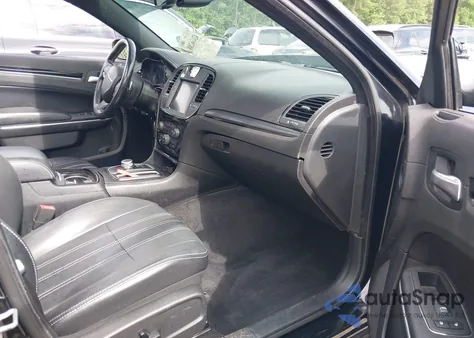 2015 Chrysler 300 300S из США, поврежденный, VIN 2C3CCAGG0FH746857